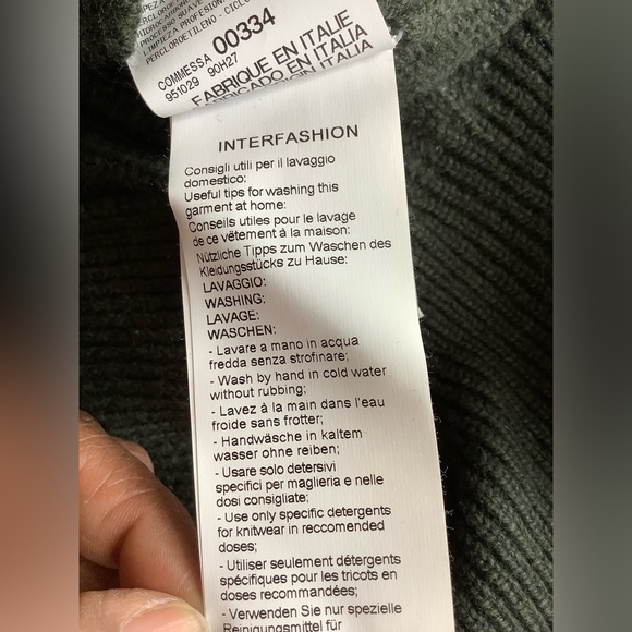 High-Everyday Couture Ladies Sweater - Picture 9 of 12